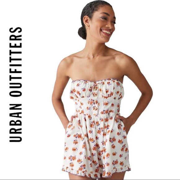 NEW Urban Outfitters UO Betti Printed Linen Romper M - Picture 2 of 3